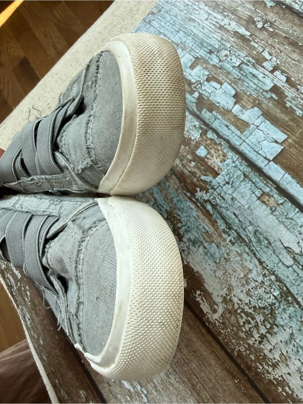 Casual Women's Slip-On Sneakers in Gray size 6.5